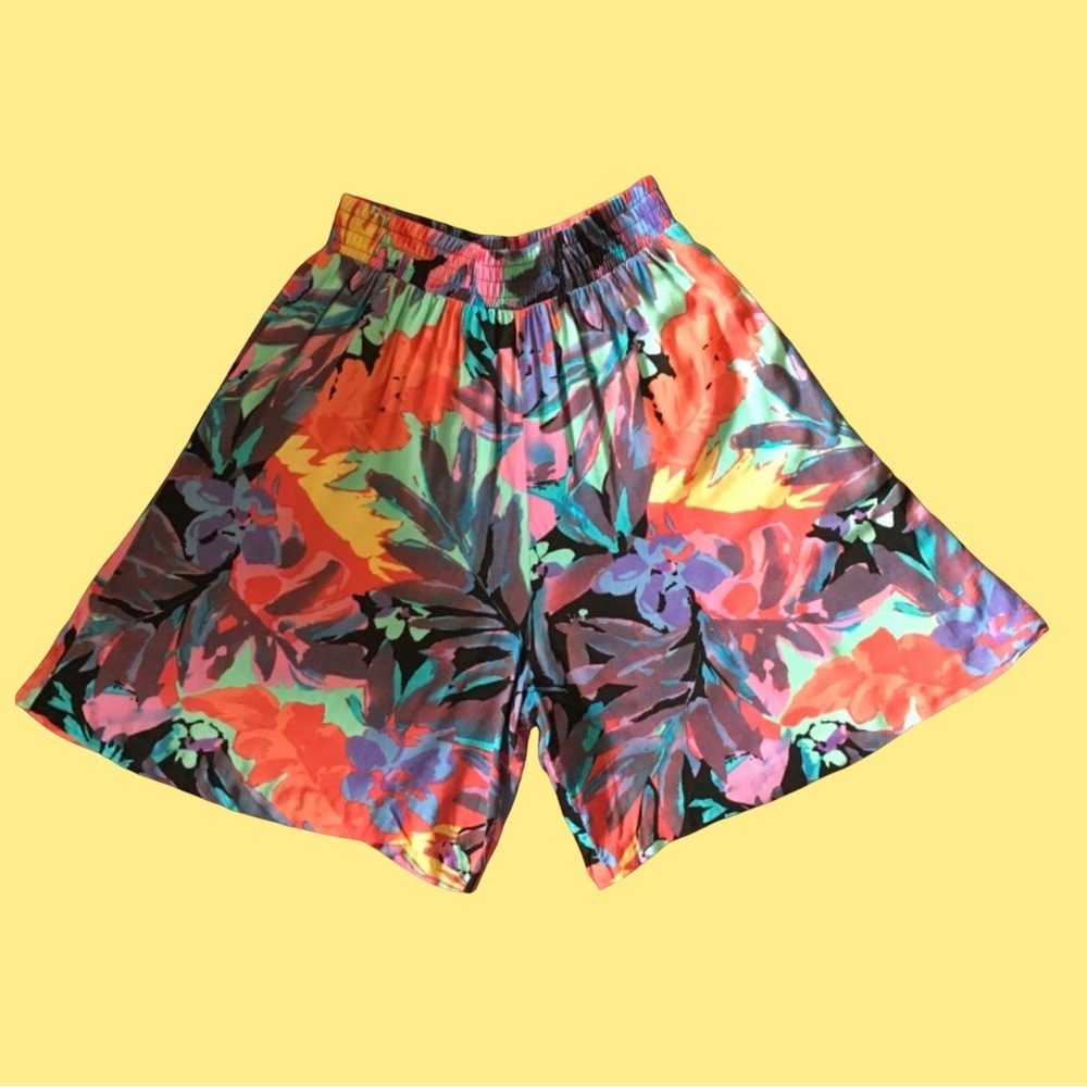 VTG Sophisticates by Jonathan Martin highwaisted shorts